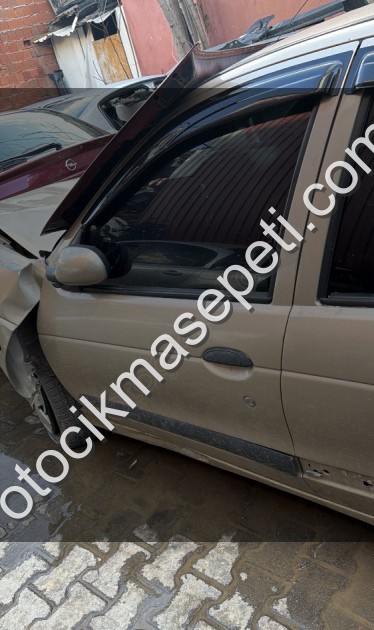 Renault Megane bir sol ön kapı
