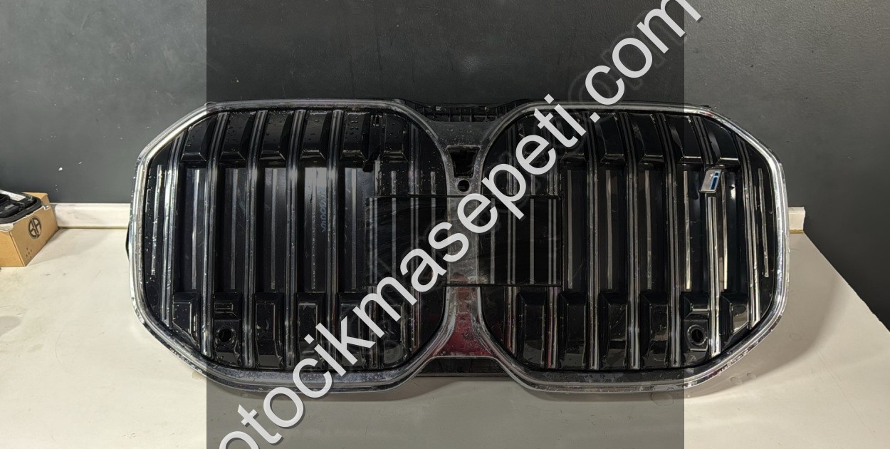 BMW 7 SERİ İ7 ÖN PANJUR PANJUR ARKASI MASKE 5A046F515