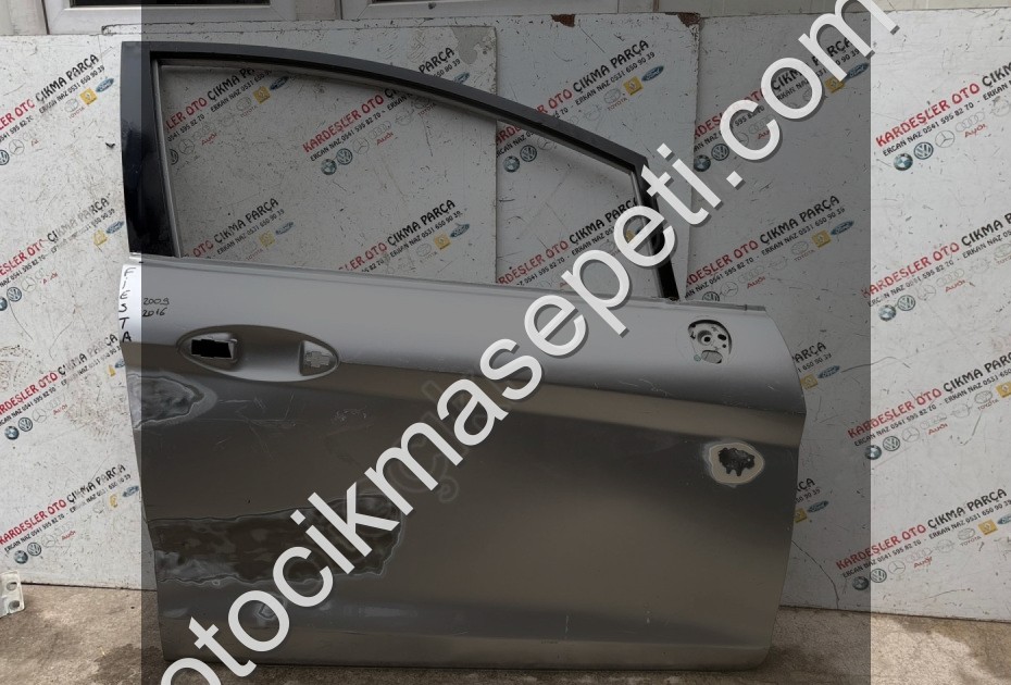 Ford Fiesta sağ ön kapı (az hasarlı) 2009 2016