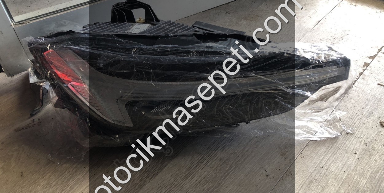 Volvo xc60 sag far çıkma yedek parça