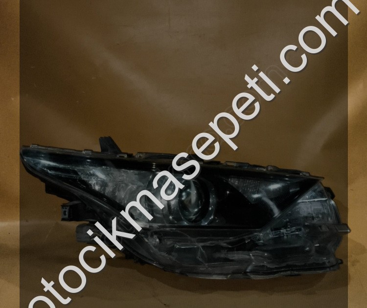 toyota auris mercekli sağ far