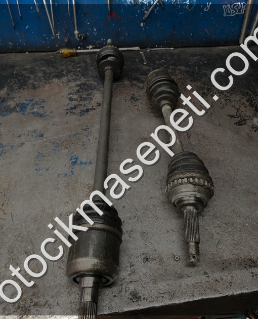 Hyundai Excel çıkma aks akis