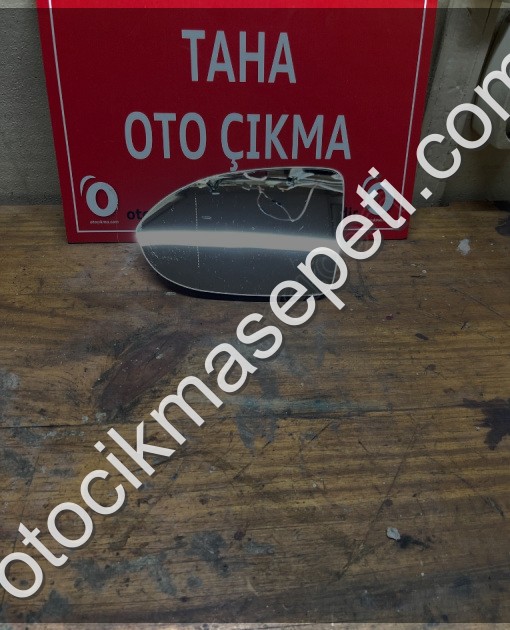 Passat B 8 sıtmalı sol ayna camı orijinal