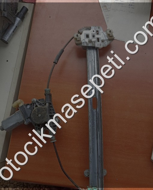 Hyundai Accent Era Sol Ön Kapı Cam Motoru
