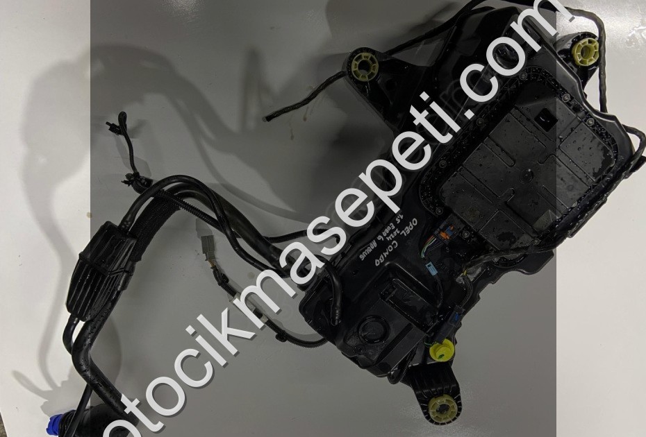 OPEL COMBO 2024 1.5 E6 ADBLUE DEPOSU ORJİNAL