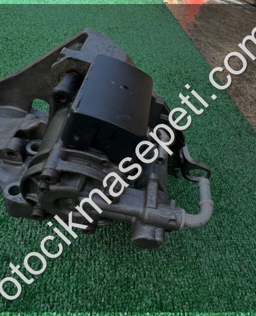 VOLKSWAGEN CADDY MAZOT POMPASI