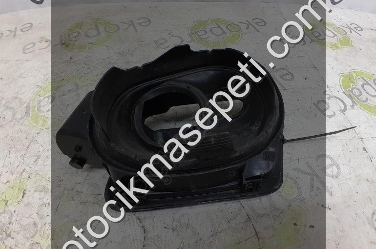 BMW X1 2015 2018 F44 F48 YAKIT DEPO KAPAĞI 9452493