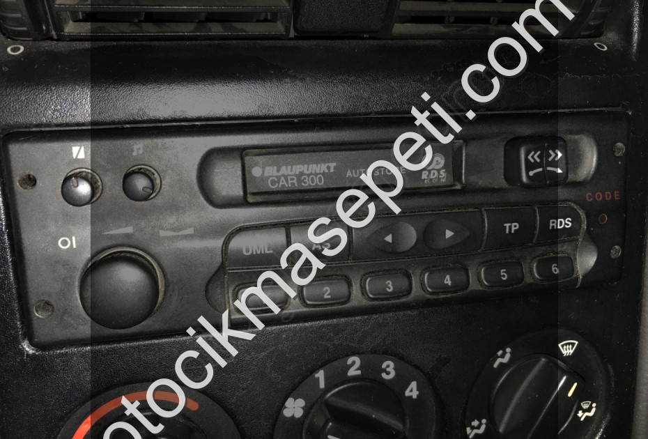 Opel Grubu Blaupunkt Car 300 araç teybi  (Videolu)