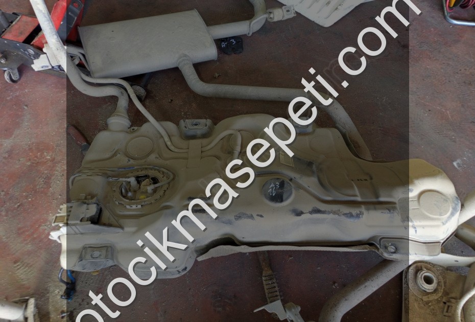 AUDİ A3 MAZOT DEPOSU