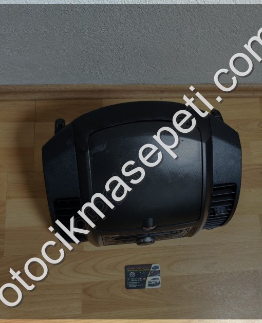 Nissan Note Orijinal Teyp Çerçevesi ve Teyp