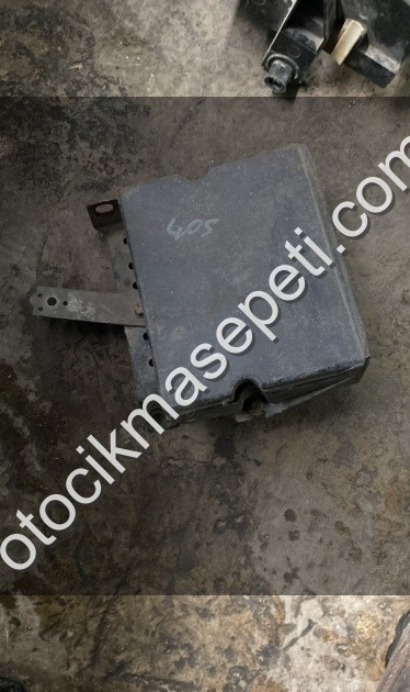 Peugeot 405 sigorta kutusu muhafaza plastik