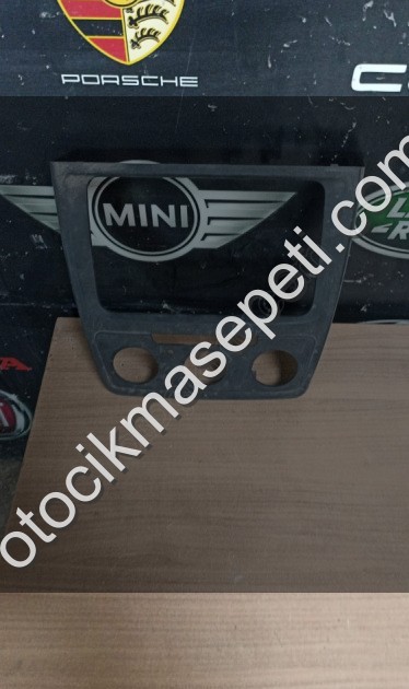 5L0858069 SKODA YETİ KLİMA TEYP ÇERÇEVESİ