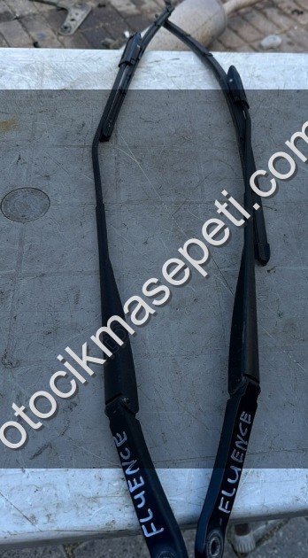RENAULT FLUENCE ÖN CAM SİLEGEÇ KOLLARI