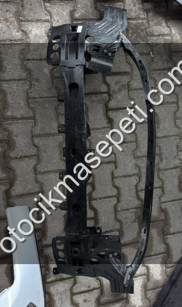 2024 25 Tiguan ön tampon demiri