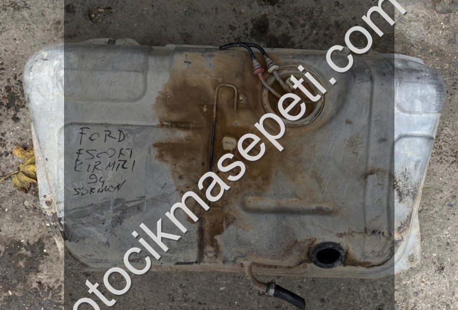 FORD ESCORT BENZİN DEPOSU 94-00 MODEL KIRMIZI ARABADAN SÖKÜLEN