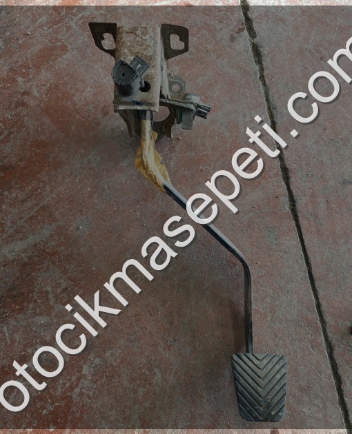 2017 MİTSUBİSHİ L200 DEBRİYAJ PEDALI