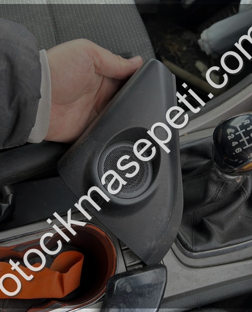 Whatsaptan siparişler Ford Mondeo hoparlör üçgeni