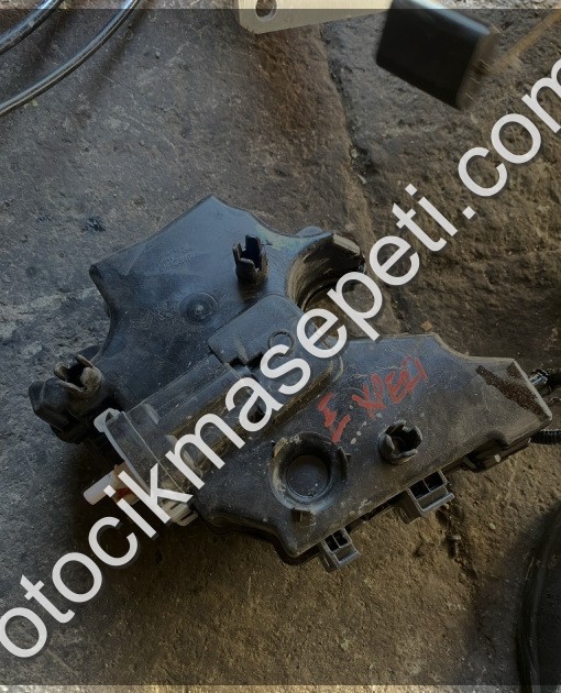 PEUGEOT EXPERT-VİVARO-JUMPY ADBLUE DEPOSU ÜÇEL OTO ÇIKMA BURSA