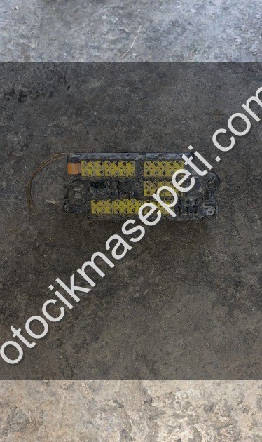 Pejo 406 sigorta kutusu