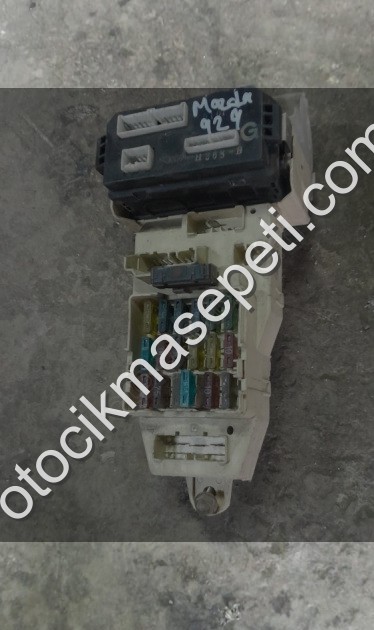 Mazda 929 role sigorta tablası