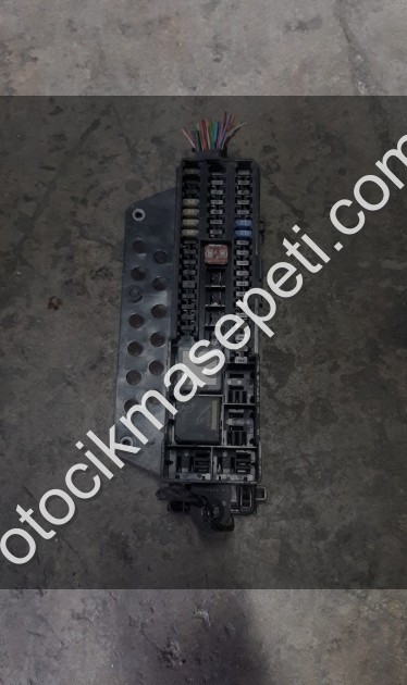 Fort focus arka sigorta kutusu