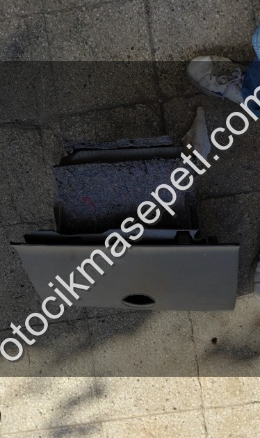 Renault Kangoo III Torpido Gözü 681083096R