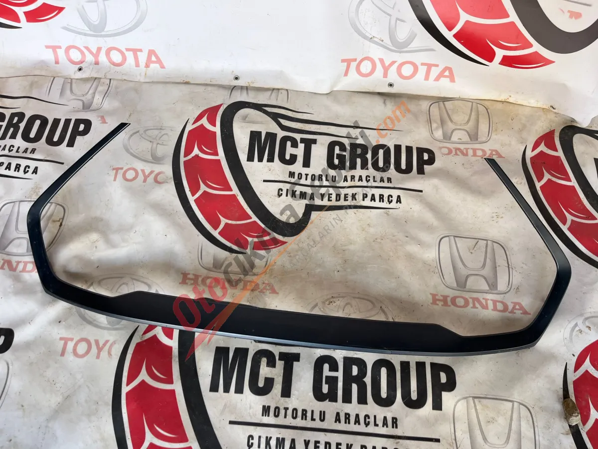 TOYOTA C-HR 2024 ÖN TAMPON ÇITASI ORJINAL Resmi