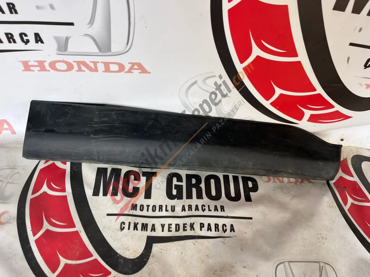 TOYOTA COROLLA CROSS SAĞ ÖN KAPI BANDI ÇIKMA ORJINAL Resmi