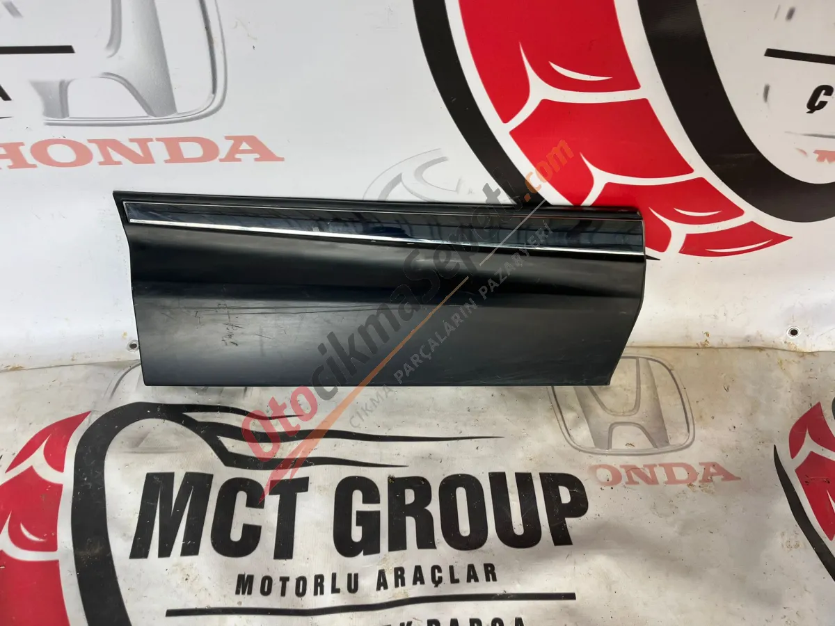 HONDA CRV SAĞ ARKA KAPI BANDI ÇIKMA ORJINAL Resmi